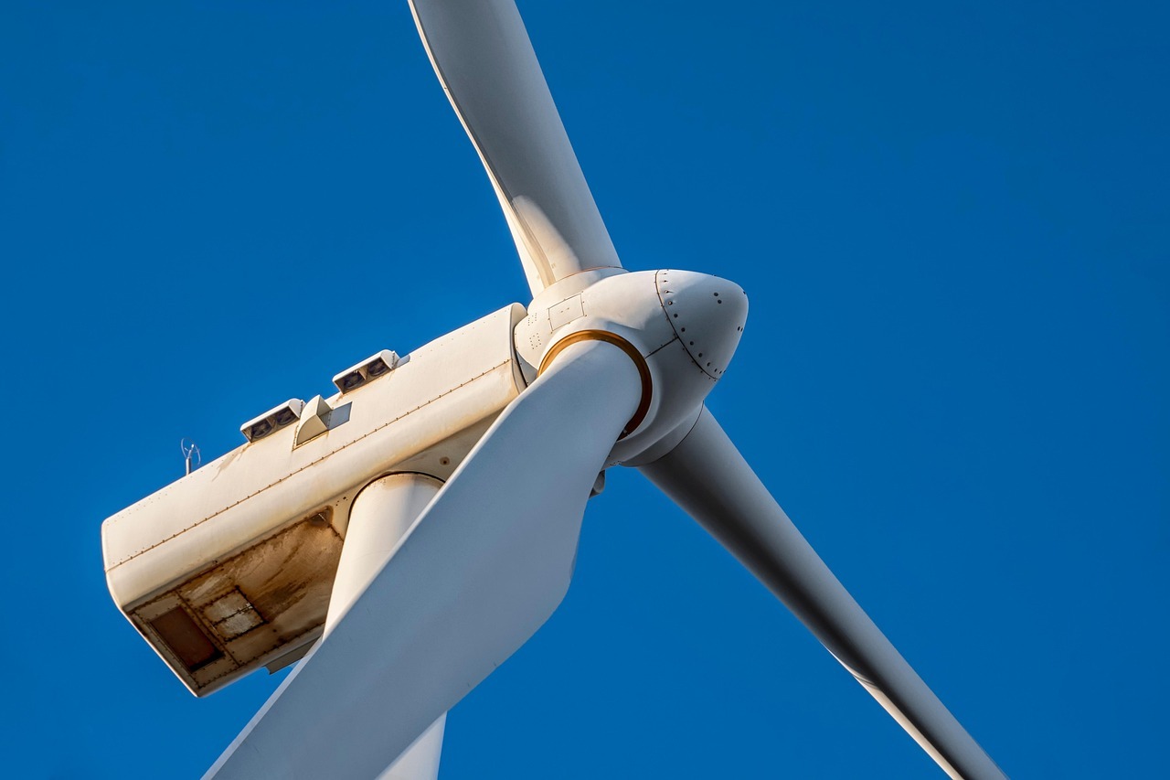 Optimizing Renewable Energy Generation and Management for a Sustainable Port Ecosystem